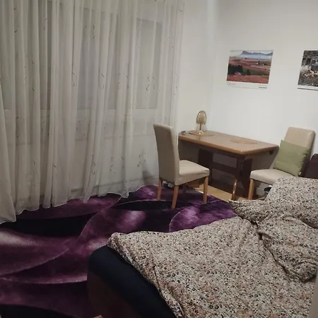 Big Room For 2 Pers, 9 Min To Trade Fare, Free Parking